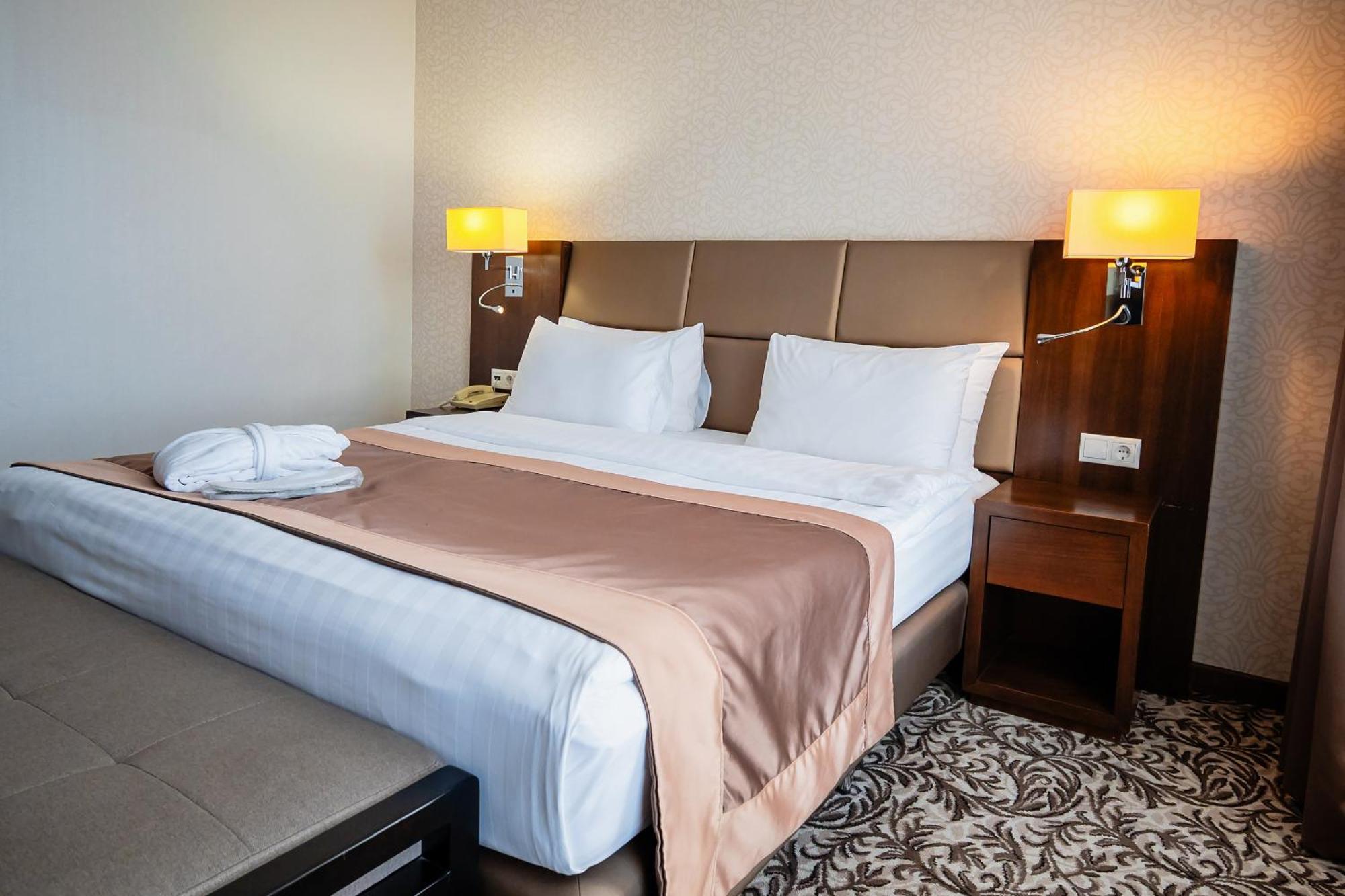 Holiday Inn Aktau By Ihg Exterior photo