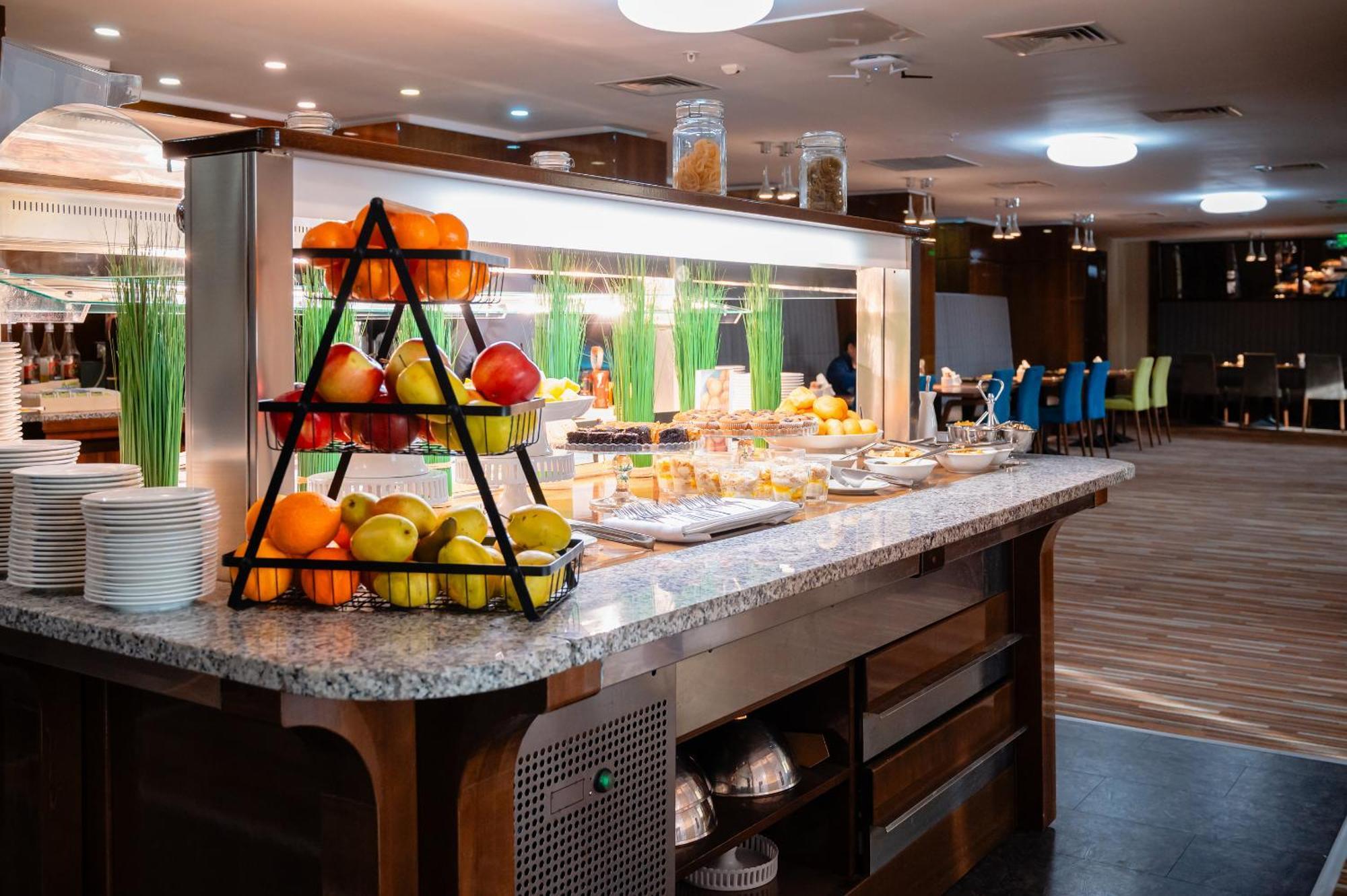 Holiday Inn Aktau By Ihg Exterior photo