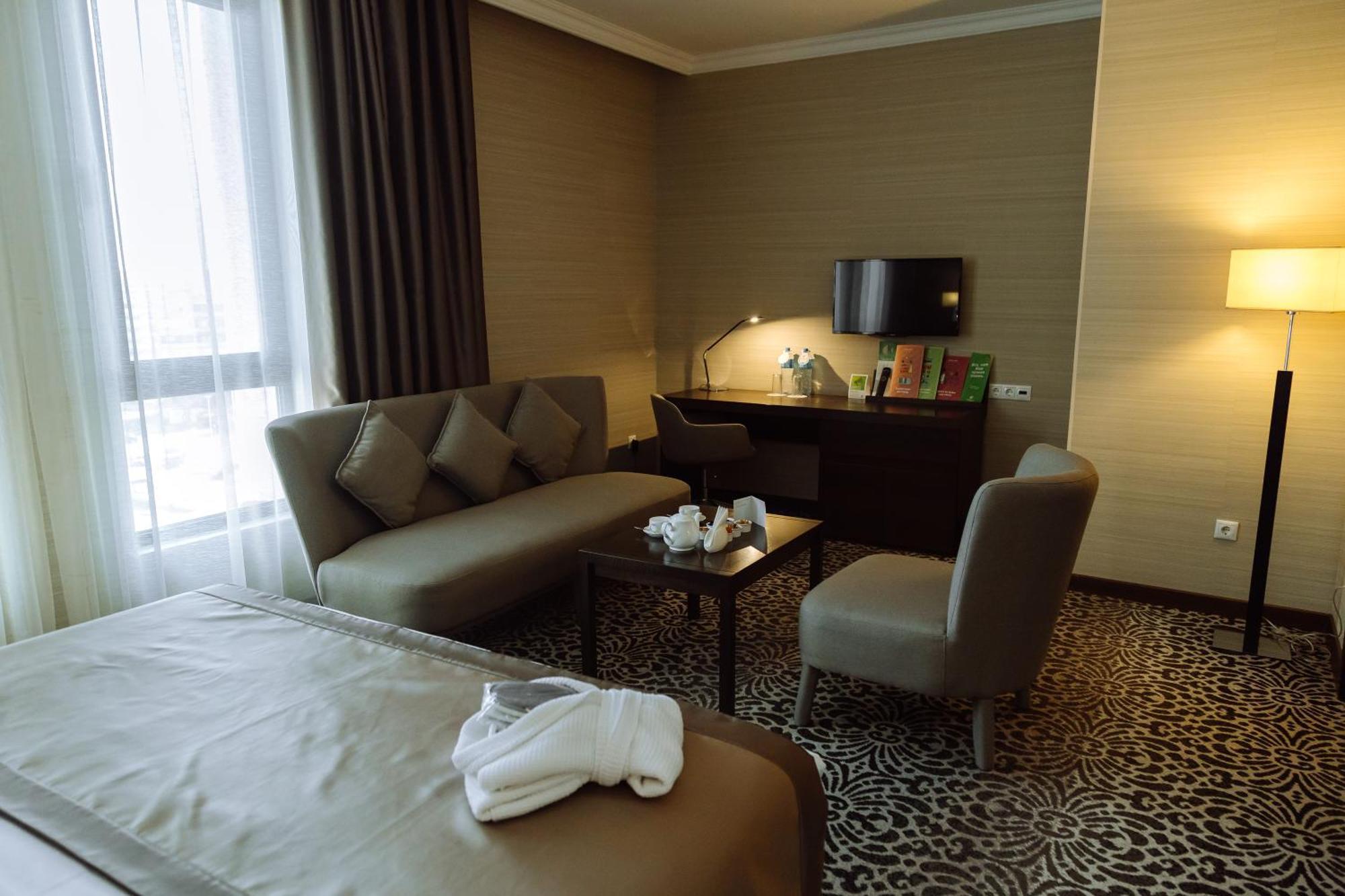Holiday Inn Aktau By Ihg Exterior photo