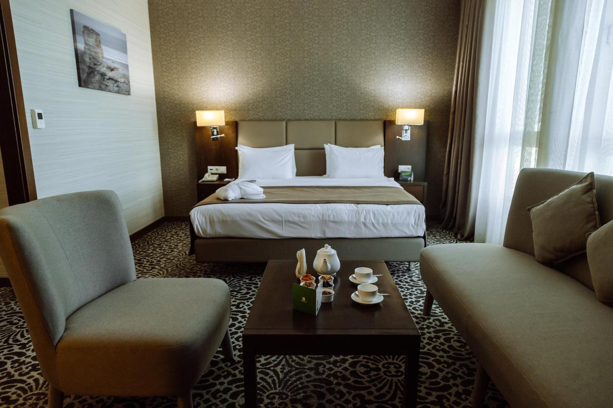 Holiday Inn Aktau By Ihg Exterior photo