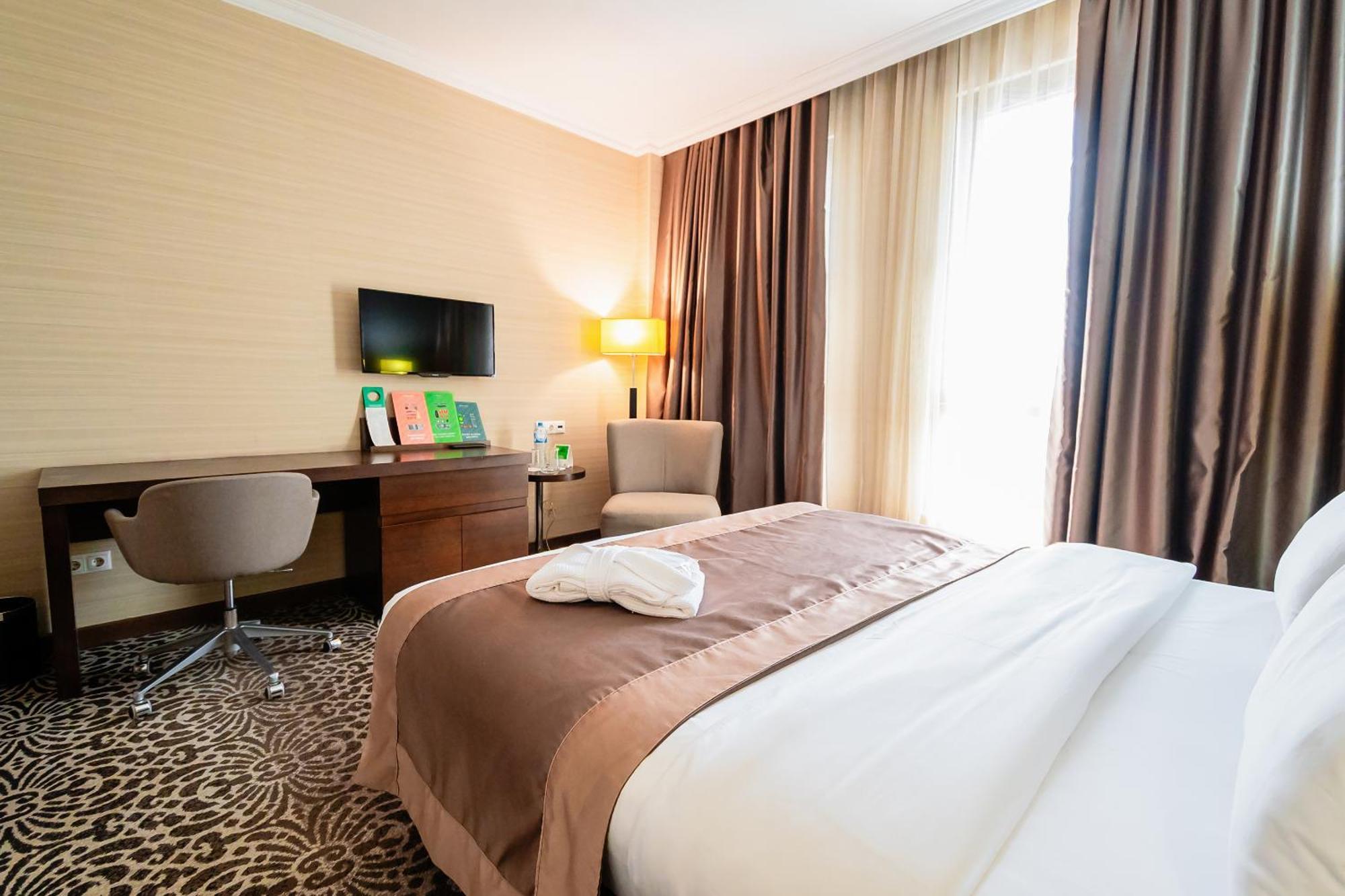 Holiday Inn Aktau By Ihg Exterior photo