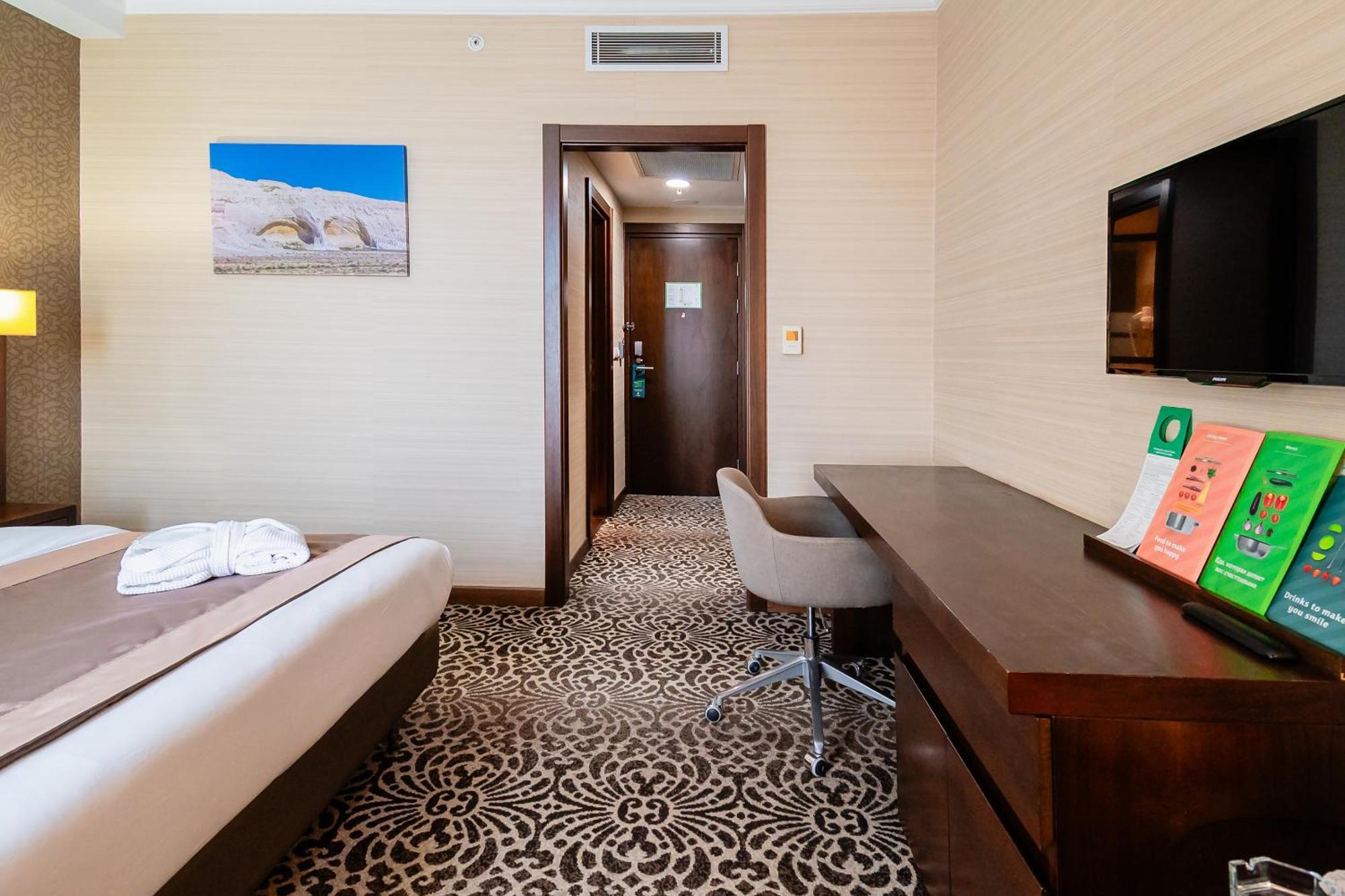 Holiday Inn Aktau By Ihg Exterior photo